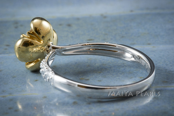 Ring -  Exquisite 18K Gold Flower and White Gold Band with Diamonds