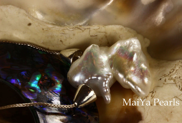 Necklace - Pendant Style - Unique White Keshi Pearl FW