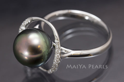 Ring - Exquisite Tahitian AAA Black Pearl, Diamonds, & 18K White Gold