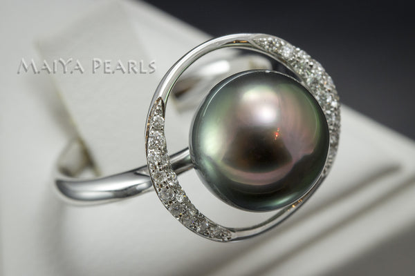 Ring - Exquisite Tahitian AAA Black Pearl, Diamonds, & 18K White Gold