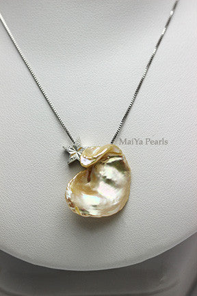 Necklace - Freshwater Keshi Peach Pearl with silver star