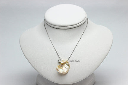 Necklace - Freshwater Keshi Peach Pearl with silver star