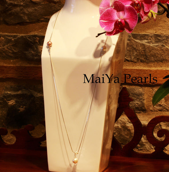Necklace - Sleek, Classy & Sexy - 3 Large Pearls & Long Slender Snake Chain